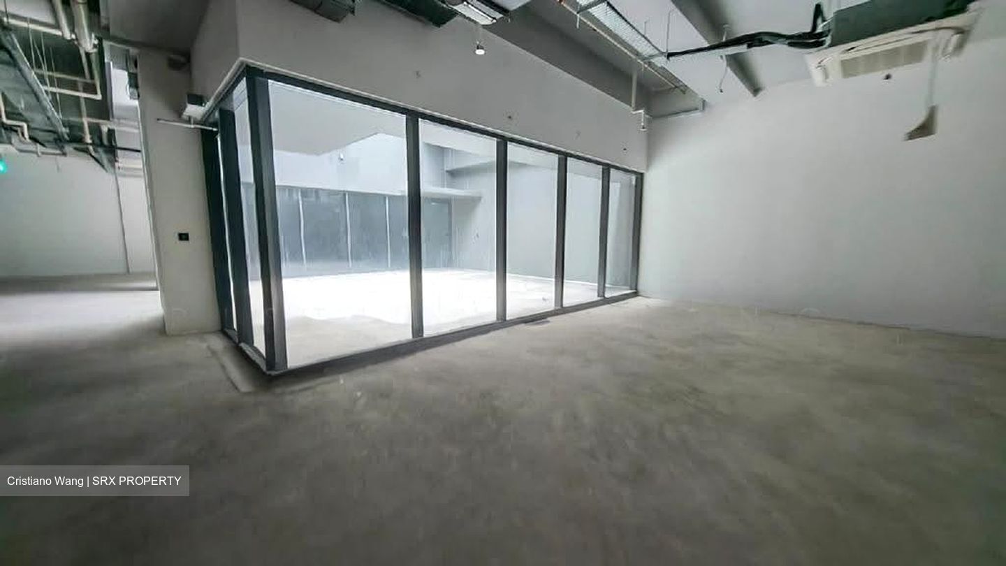 Penrose (D14), Retail #613315971